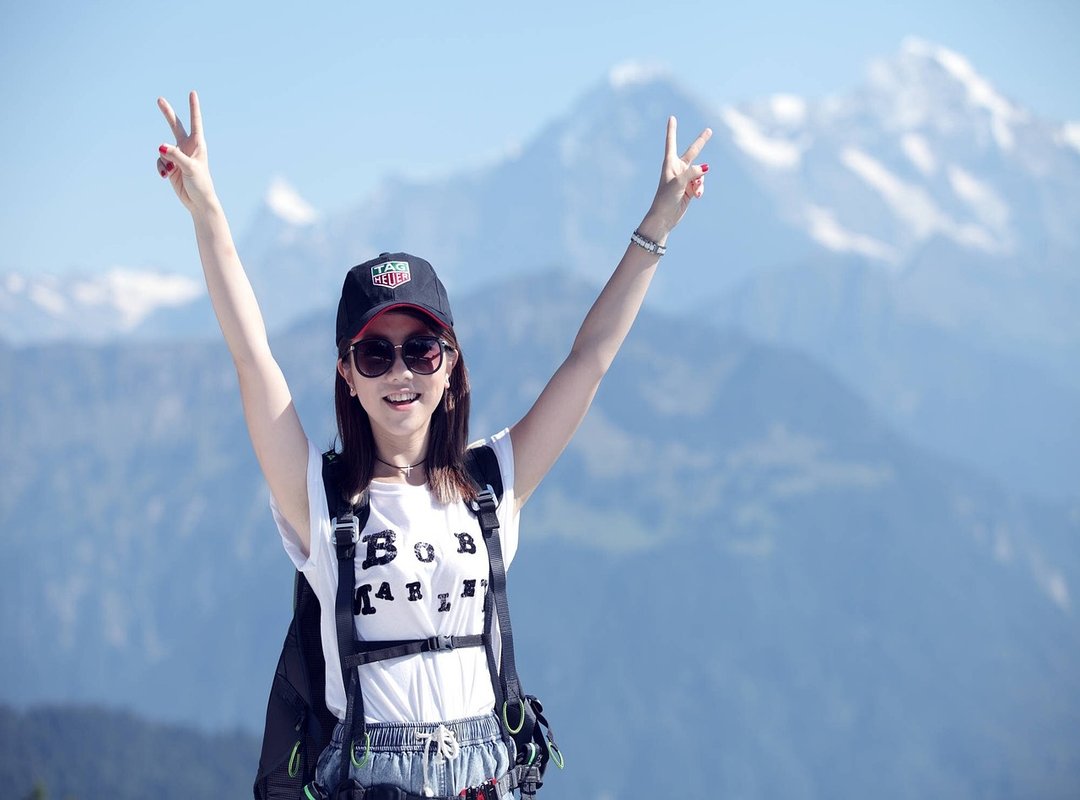 How to Find and Use Karol G Inspired Graphics Safely